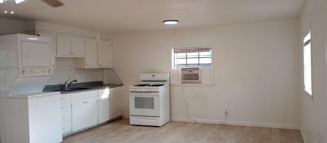 Building Photo - 2319 S Brock Dr
