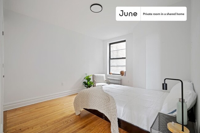 Building Photo - Charming Private ROOM in Greenpoint