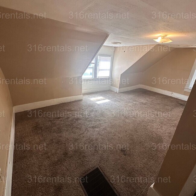 Foto del edificio - $695 - 1 bed 1 bath - Multi Family Home