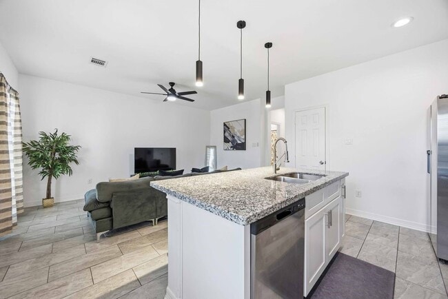 Building Photo - 3825 Easy St