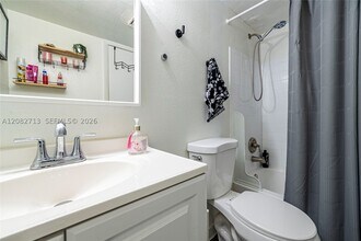 Building Photo - 4524 SW 54th St