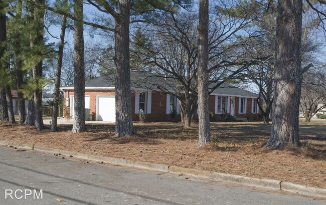 Foto del edificio - 3 br, 2 bath House - 8910 Strong Drive SE