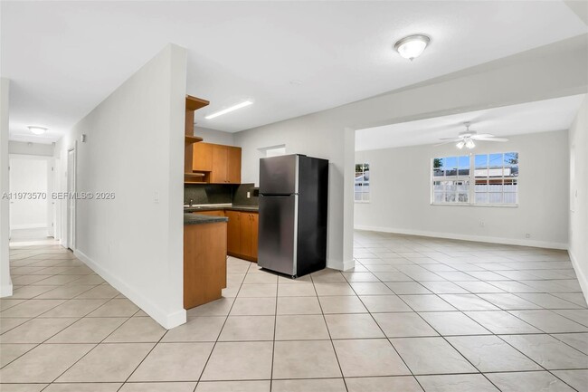 Building Photo - 1130 N 70th Ave