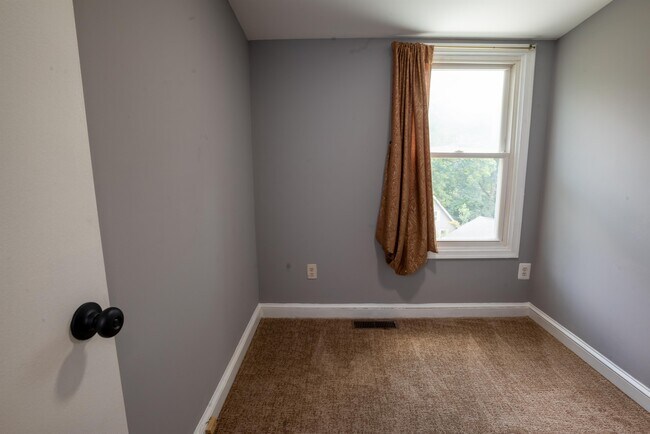 Foto del edificio - 3314 Edgewood Rd