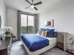 South Main Building photo'