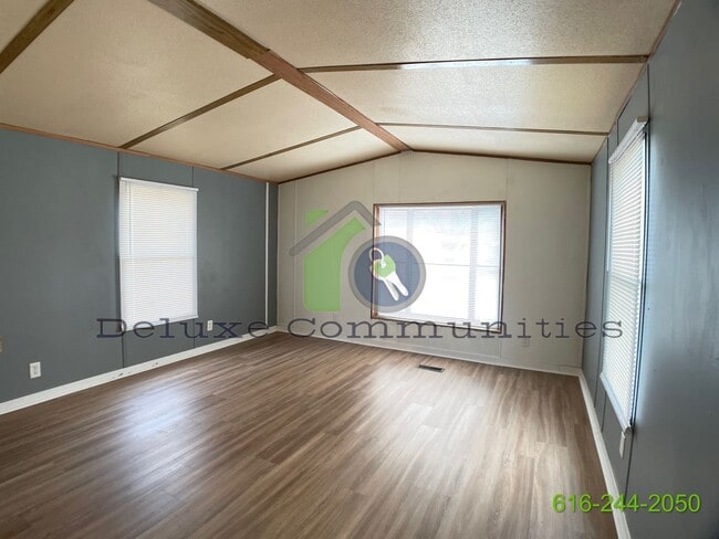 Building Photo - 2 Bed 1 Bath Mobile Home COMING SOON!