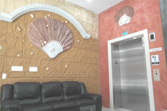 Foto del edificio - 33-43-43 Junction Blvd