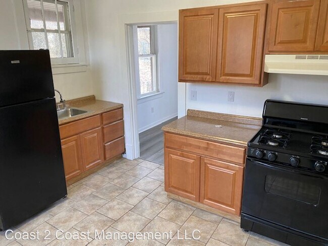 Foto del edificio - 2 br, 1 bath House - 108 5th Ave