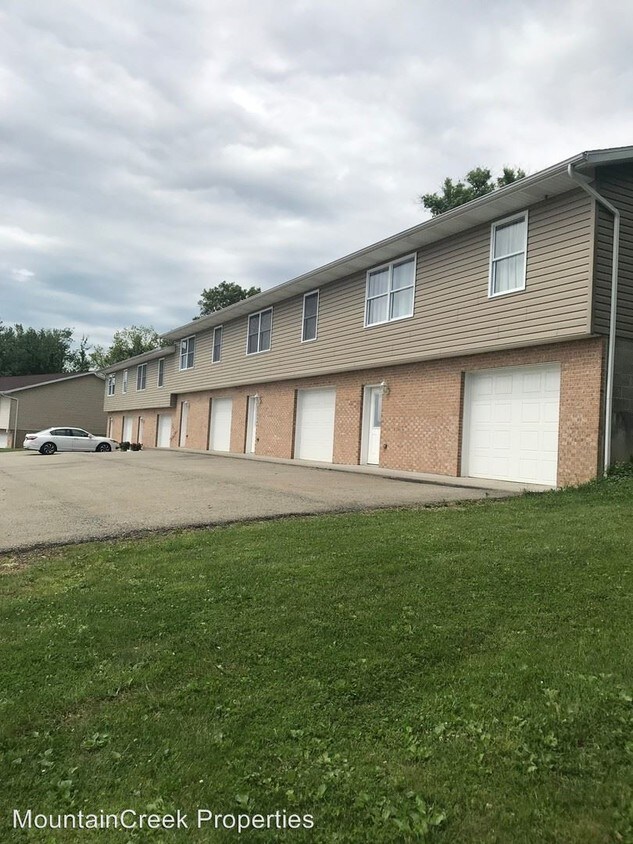 Foto principal - 360 McClellandtown Rd