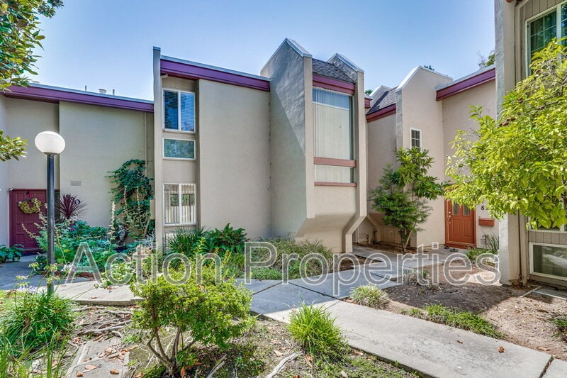 Foto principal - 829 Hooshang Ct