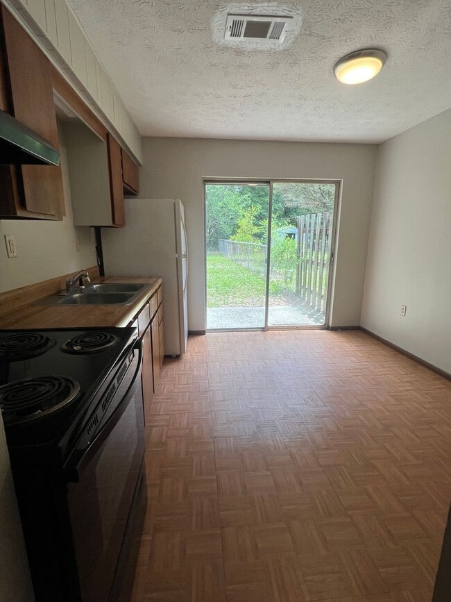 Building Photo - Cozy Duplex in Heart of Rincon