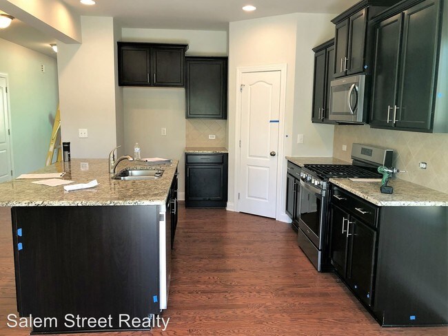 Building Photo - 5 br, 3 bath House - 824 Amber Forest Drive