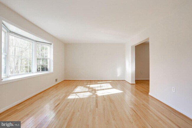 Foto del edificio - 7936 Carrleigh Pkwy