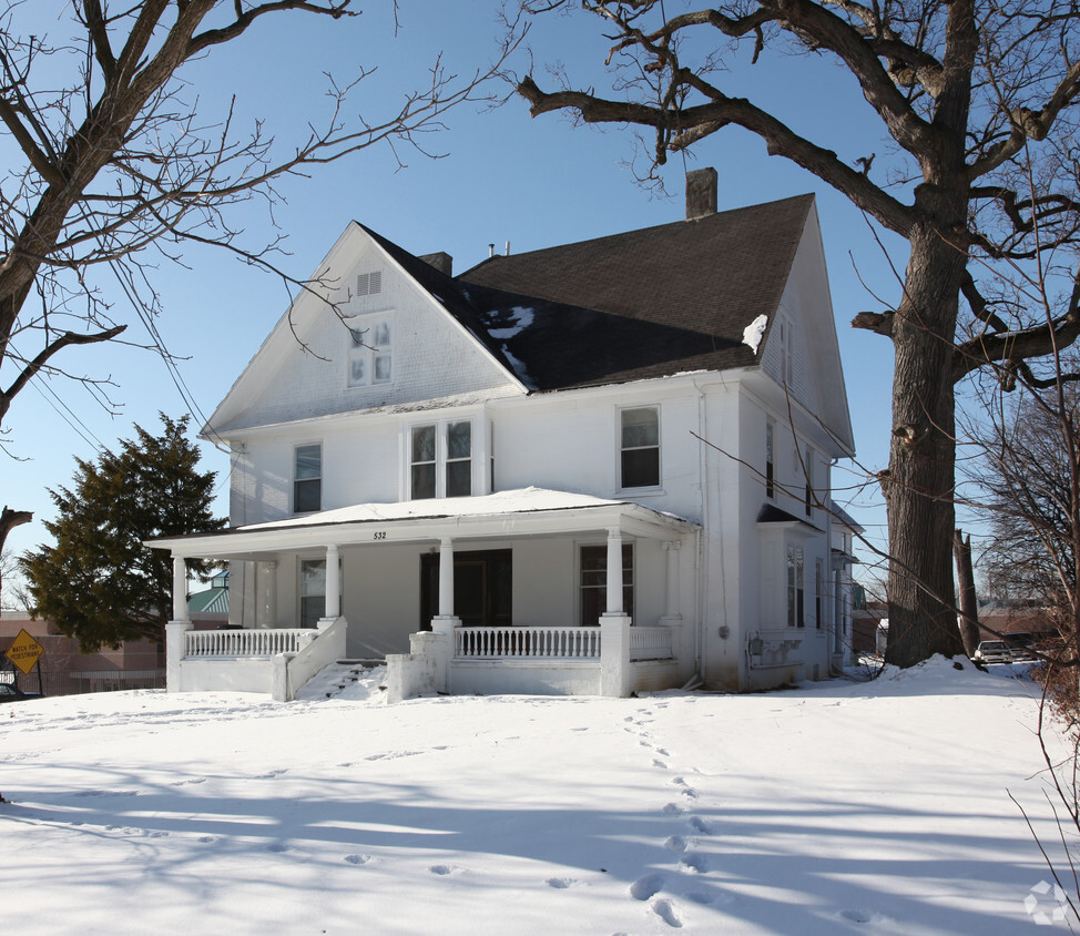 Building Photo - 532 Lansing Ave