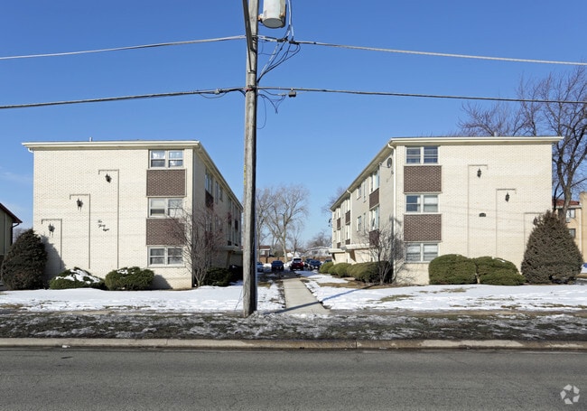 Building Photo - 1034 S York Rd