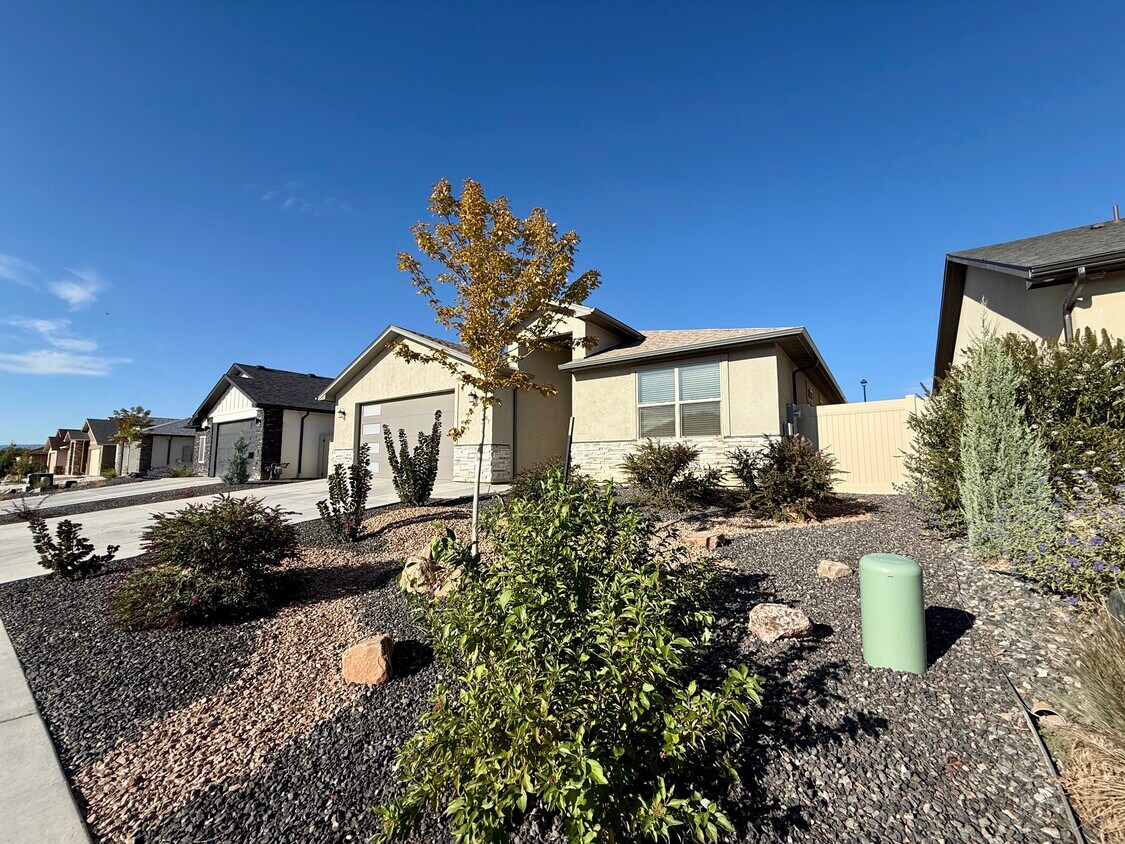 Foto principal - 687 Eadin Ln