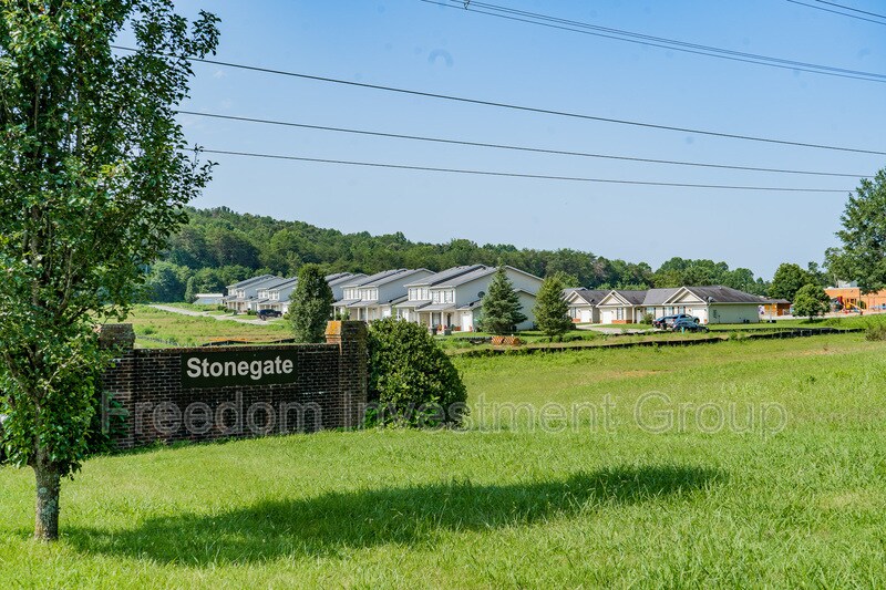 Primary Photo - 119 Stonegate Cir