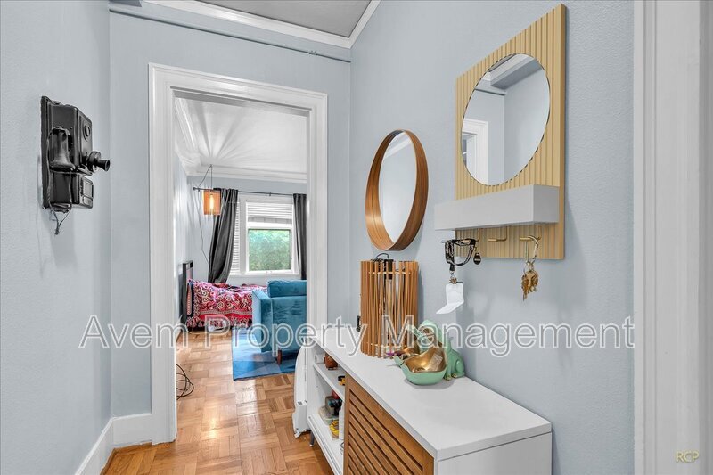 Foto principal - 1811 NW Couch St