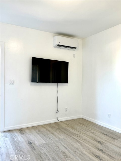 Foto del edificio - 18740 Valerio St