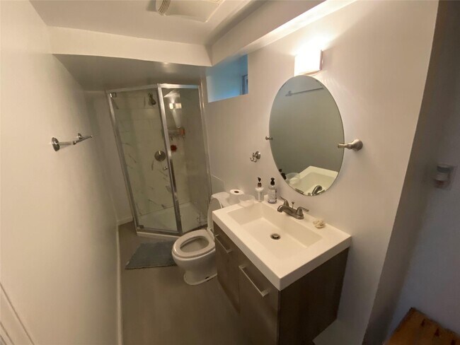 Foto del edificio - 288 Willow Grove Rd
