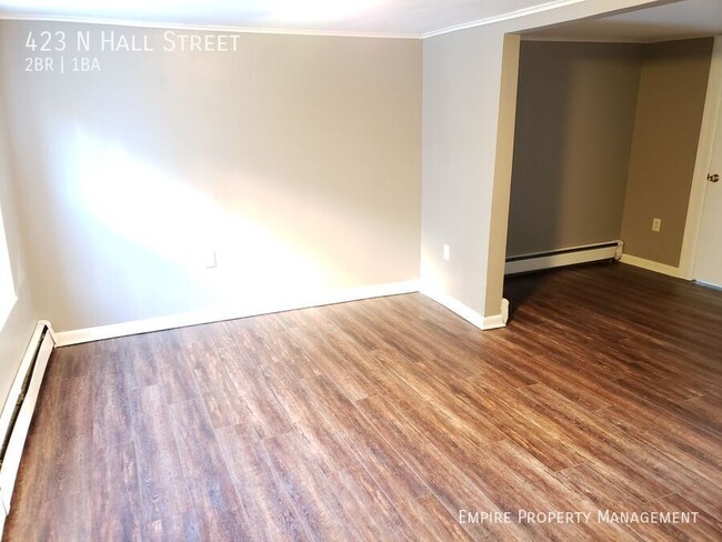 Building Photo - Single Family: 2 Bedroom / 1 Bathroom in A...