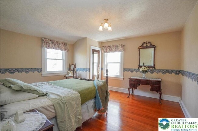 Foto del edificio - 1823 Howard Ave