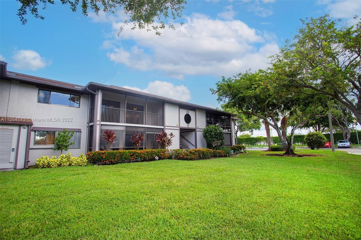 9711 W McNab Rd Unit 203, Tamarac, FL 33321 Apartments in Tamarac, FL