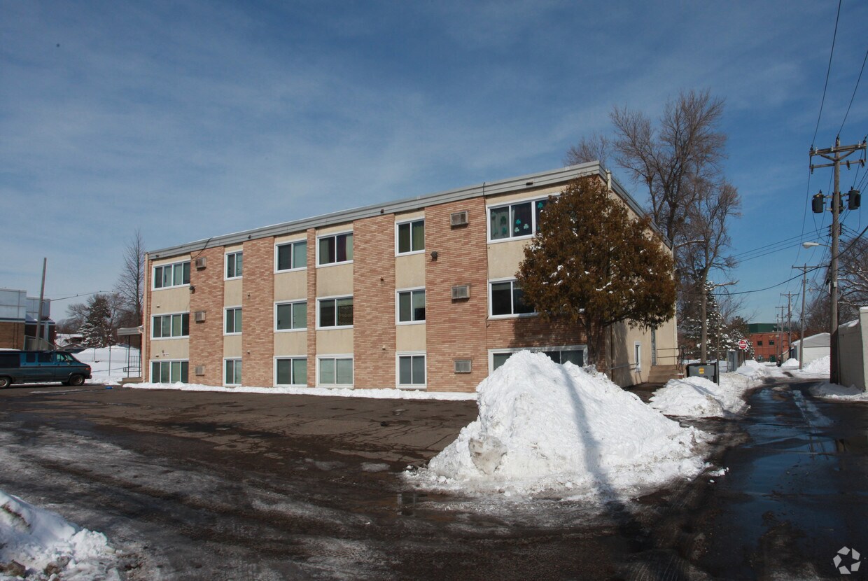 3214 Queen Ave N, Minneapolis, MN 55412 Apartments in Minneapolis, MN