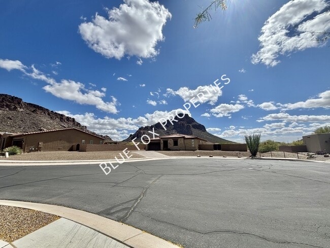 Building Photo - 3156 S Three D Ct