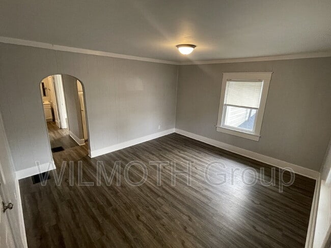 Building Photo - 129 W Hendricks St