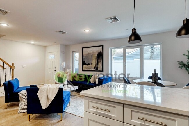 Building Photo - First Month Free Rent – Brand New 2BR/3BA Townhome with Garage