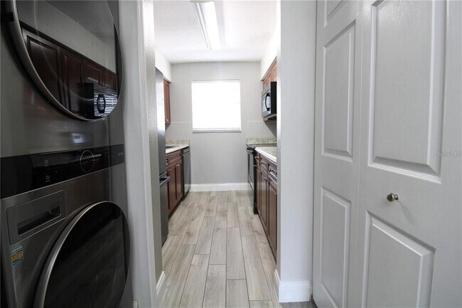 Foto del edificio - 4878 Tangerine Ave