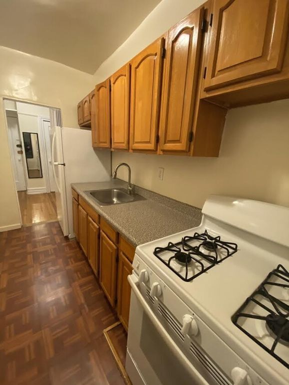 Kitchen - 1667 Cropsey Ave