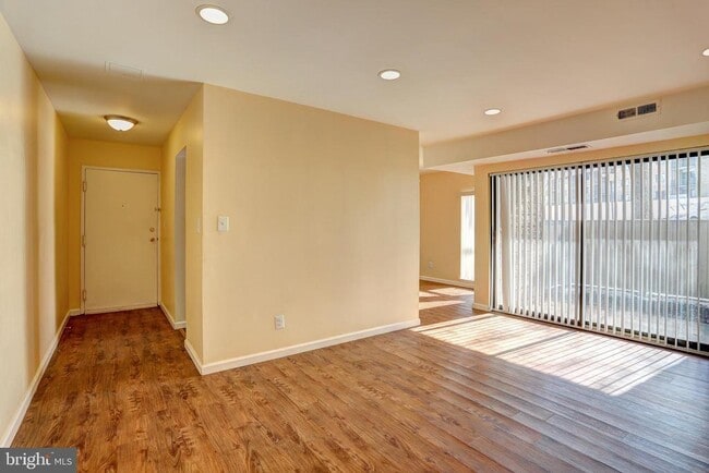 Foto del edificio - 6009 Majors Ln