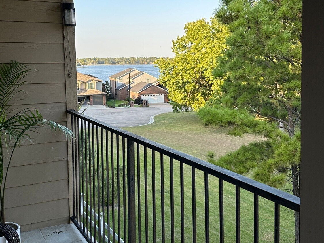 Foto principal - 17570 Hwy 105 W