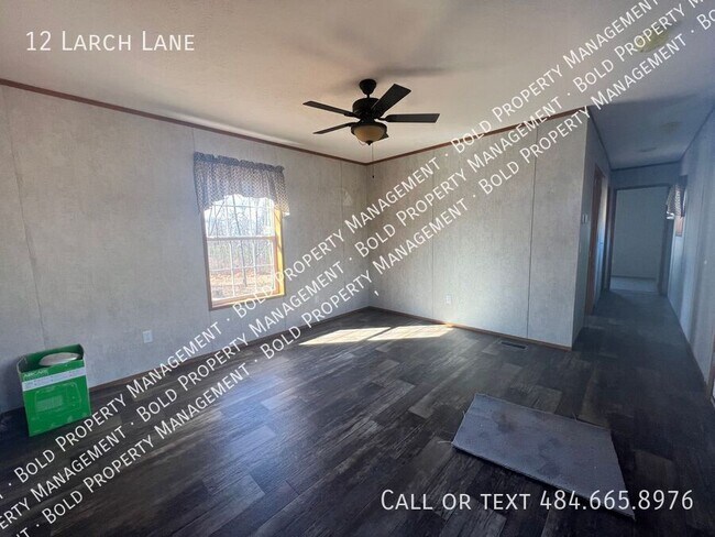 Foto del edificio - 12 Larch Ln