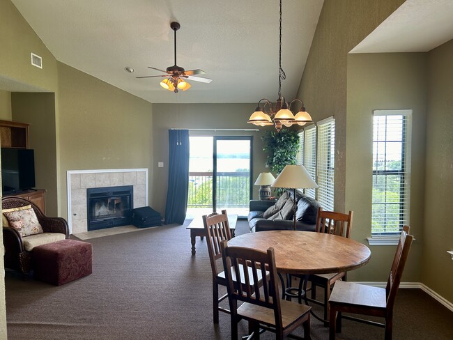 Foto del edificio - 26035 Heartwood Dr