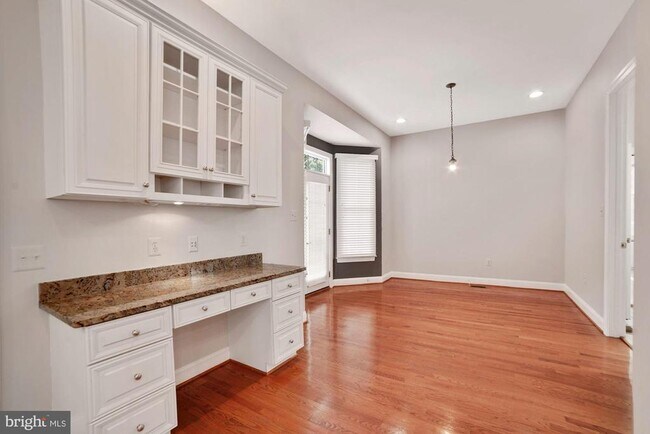 Foto del edificio - 8238 Snead Loop
