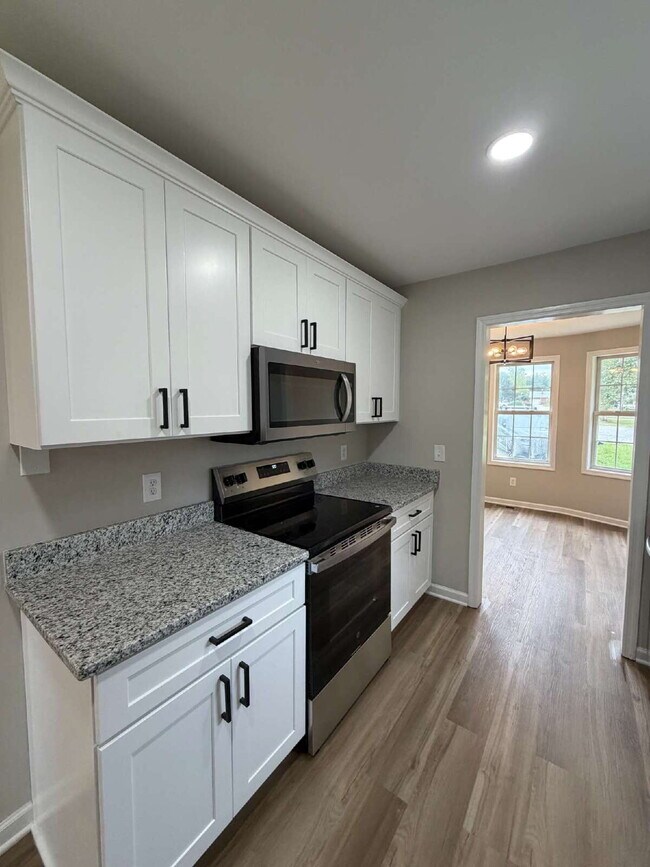 Building Photo - 157 Yardley Farms Ct