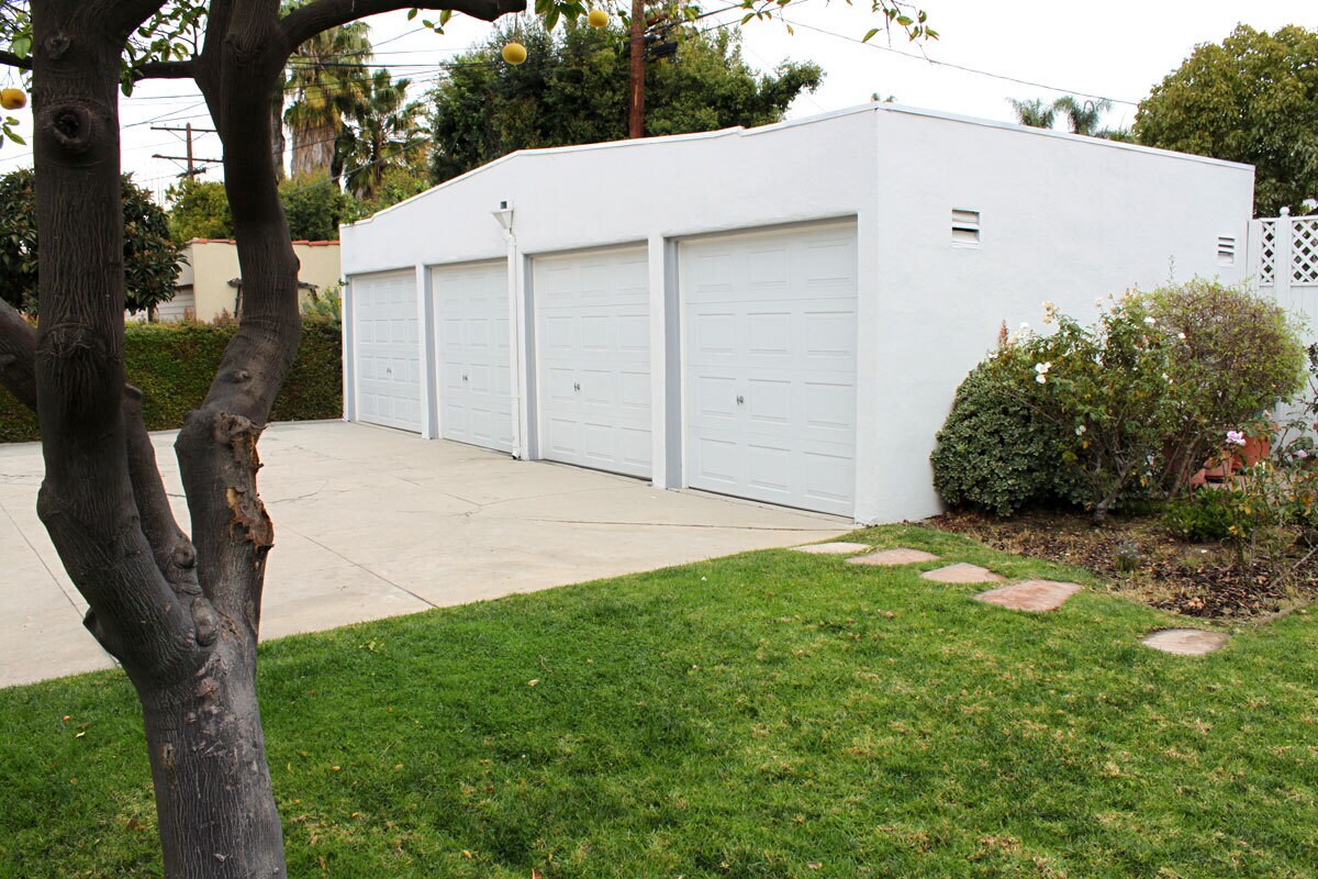 Garage for storage - 1222 S La Jolla Ave