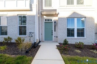 Building Photo - 15309 Sunray Aly