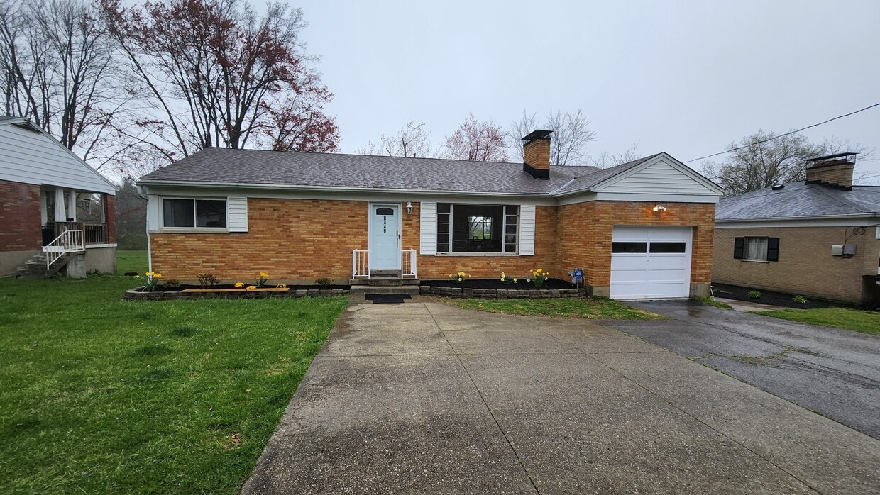Front view - 8446 Clough Pike