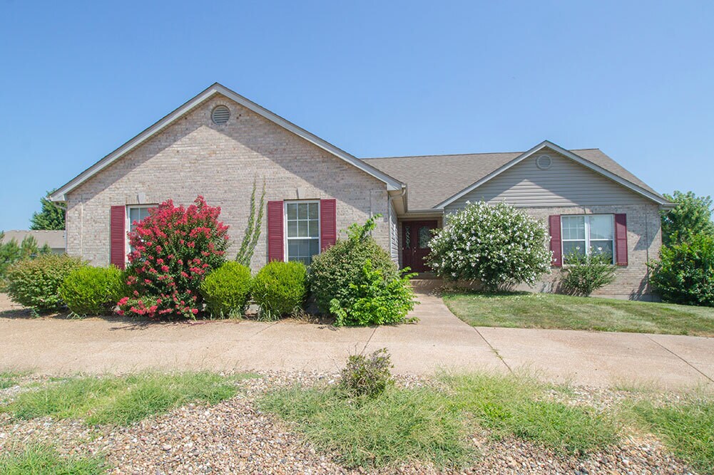 Primary Photo - 551 Southampton Dr