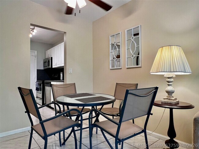 Foto del edificio - 2271 NE 68th St