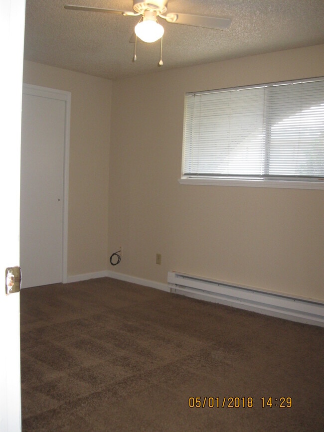 Master Bed - Sierra Madre Apartments