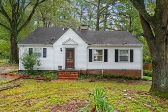 Building Photo - 14 Hawthorne Dr