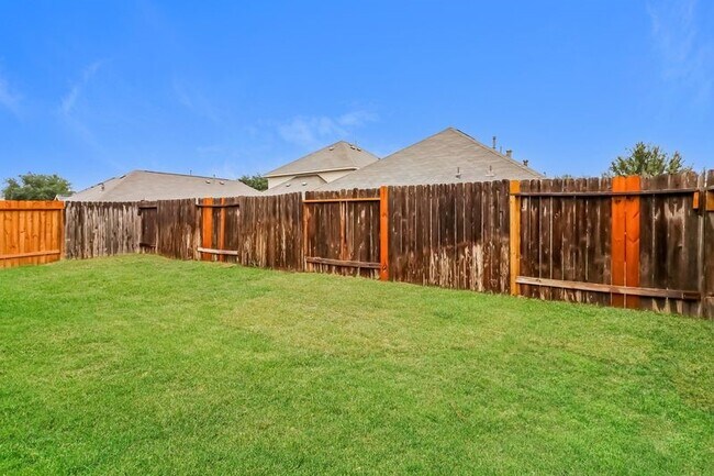 Foto del edificio - 6018 Sugar Field Ln