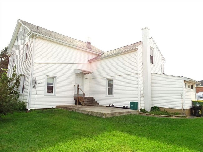 Building Photo - 2716 Willow Street Pike
