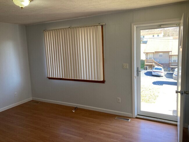 Foto del edificio - 119 Betterley Pl