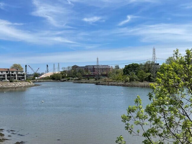 Foto del edificio - 172 Northwest St